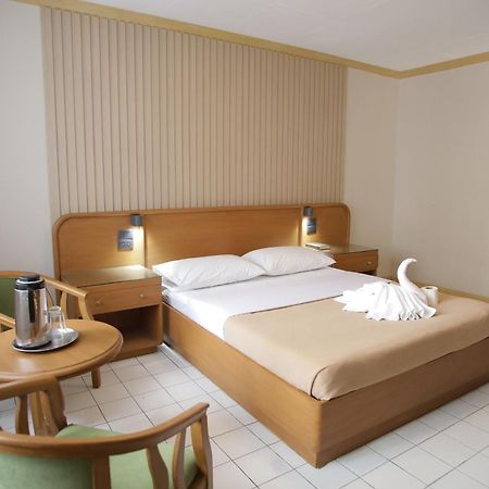 Hotel Soriente Manila Zewnętrze zdjęcie