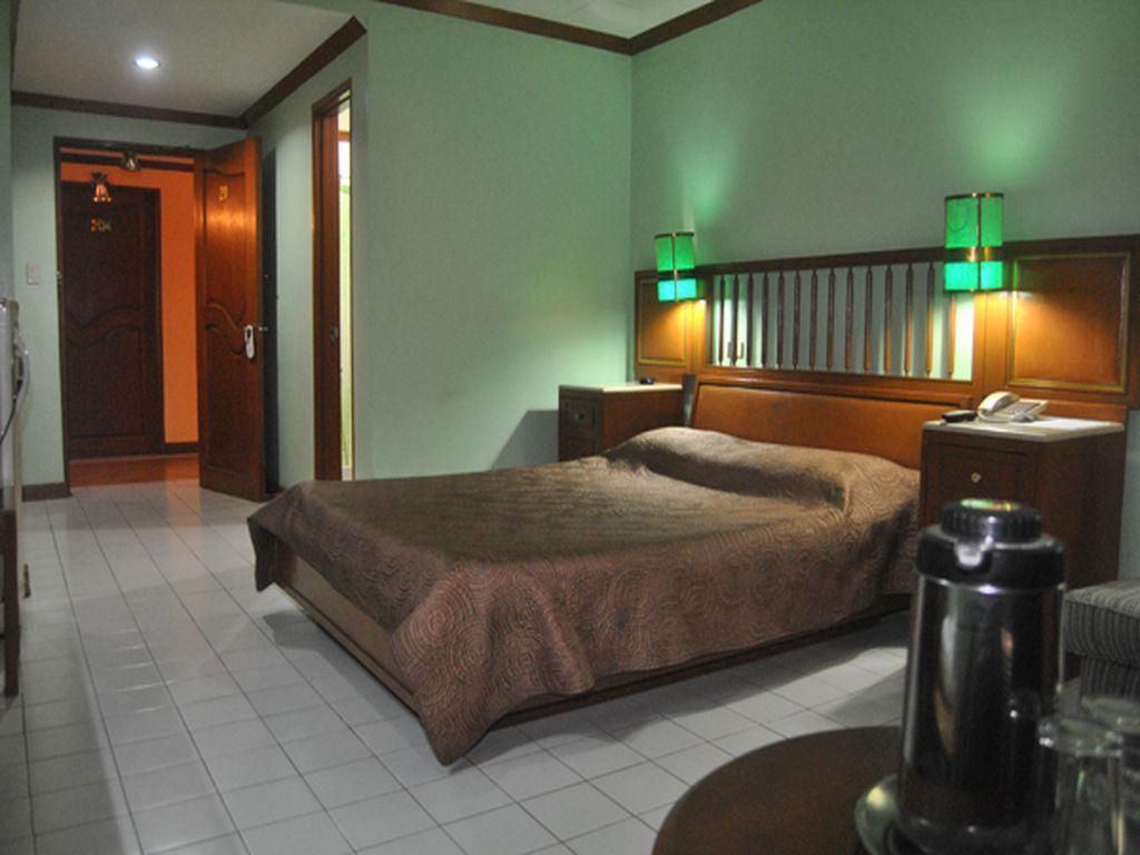 Hotel Soriente Manila Zewnętrze zdjęcie